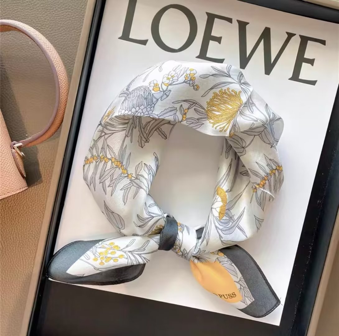 [100% Mulberry Silk] Silk Scarf for Women Autumn Scarf Neck Warmer Versatile Hairband Fashion Small Square Scarf